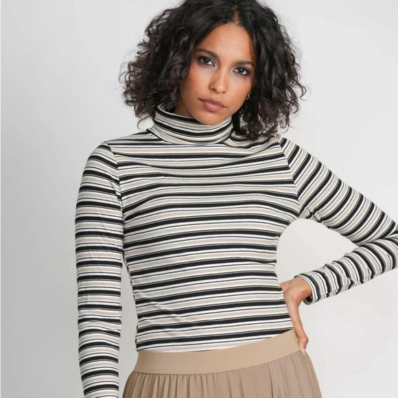 MELI Tops - Striped ribbed turtleneck black tan white size small NWOT